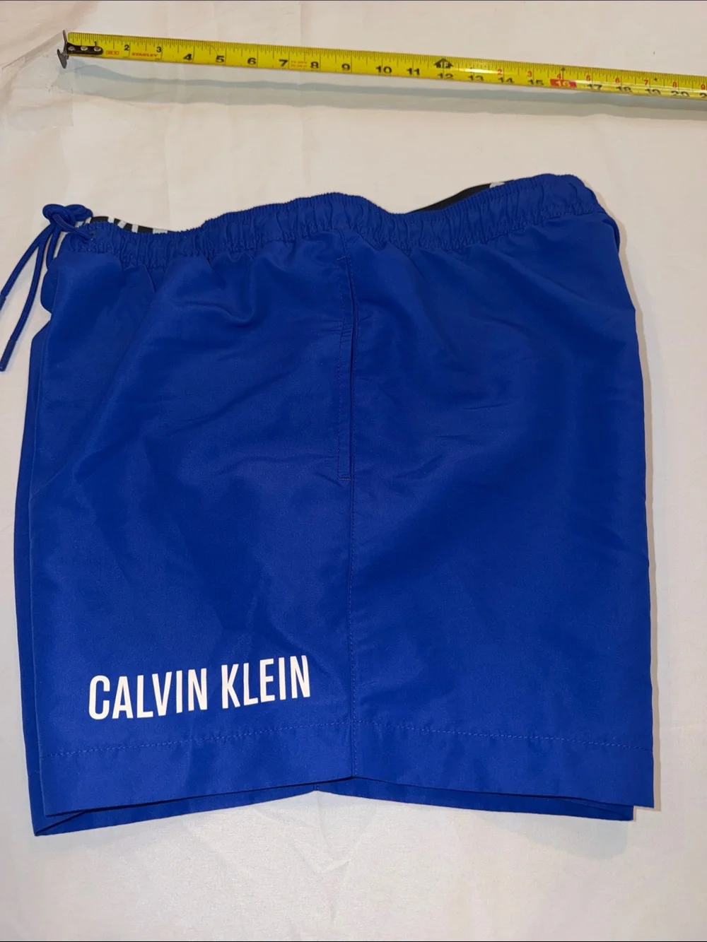 608104 Calvin Klein Men's classic blue swim or gym Shorts EUC